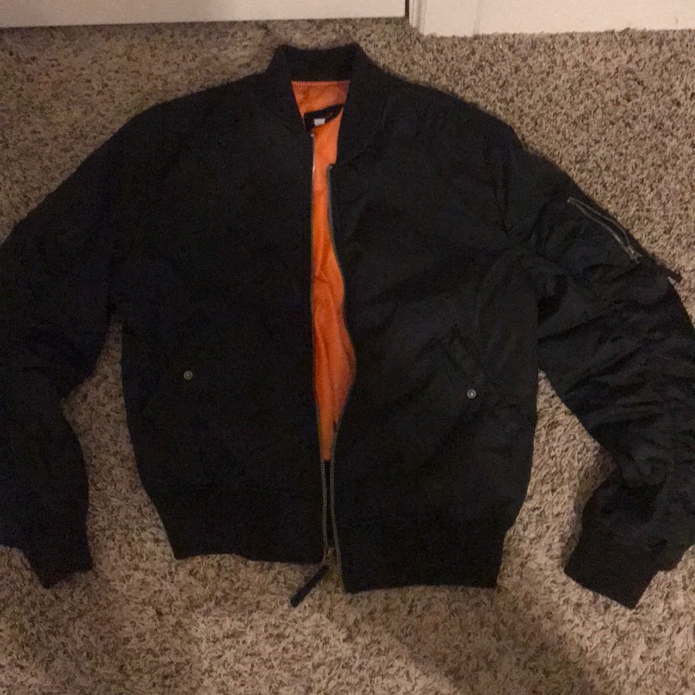 All black men’s bomber jacket